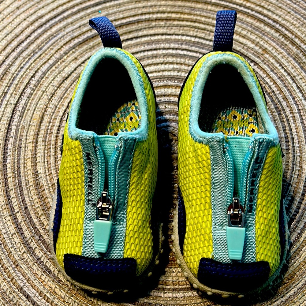 Merrell toddler infant-junior unisex shoes.